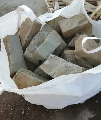 NEW BUILDING STONE n tonne bags approx 3 square meters of facing a bag - Image 1 of 4