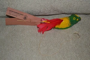 Antiguo pájaro volador en un palo Kanco juguetes americanos feria de carnaval A de colección años 40 nuevo de colección - Imagen 1 de 7