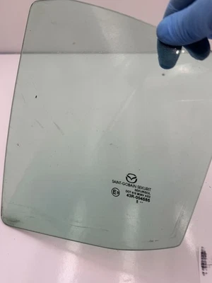 2014 2015 2016 2017 2018 MAZDA 3  right REAR DOOR VENTGLASS OEM 43R-004585B224-9 Foto 1 de 4