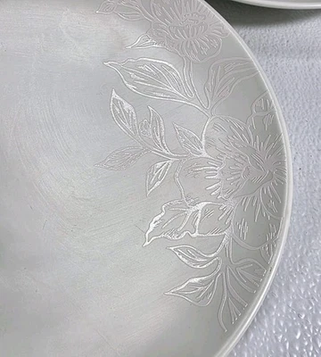 Oneida Roseto 8.5" Platos de Postre Acceso Blanco sobre Blanco Floral Juego de 4 COMO NUEVO Foto 1 de 4