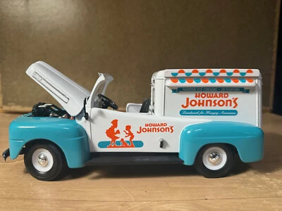 Грузовик Ford F-1 1948 года Road Legends Howard Johnson's Ice Cream 1:18 - Изображение 1 из 4