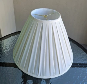 Lámparas plisadas de tela vintage de lino beige crema 17" x 12" de alto - Imagen 1 de 7