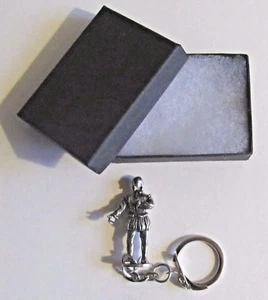 F) KEYRING PEWTER WILLIAM SHAKESPEARE 1564-1616 POET PLAYWRIGHT ACTOR WRITER  - Picture 1 of 3