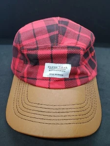 Gorra Buffalo Plaid Maker Wear roja con tirantes - Imagen 1 de 4