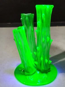 Vintage Steuben POMONA GREEN 3 Tree Trunk Bud Flower Vase Art Glass 6 1/4" GLOWS - Picture 1 of 8