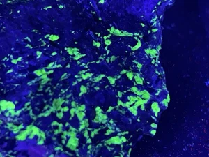 Fluorescent Willemite Calcite Franklinite Mineral Sterling Mine, New Jersey (44 - Picture 1 of 13