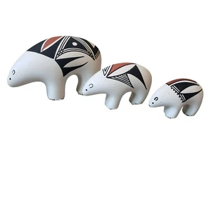 Acoma Pottery Bear Set Trio Firmato R.V. Pueblo arte nativi americani dipinto a mano - Foto 1 di 13