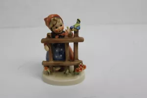 Figurina Hummel vintage segni di primavera 4" 203 2/0 TMK5 W Germania ragazza recinzione uccellino - Foto 1 di 10