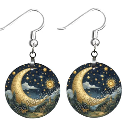 Brincos de madeira pendurados céu estrelado e lua crescente celestial SEM MANCHA - Imagem 1 de 4