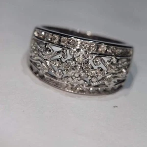 Ladies 14 kt white gold diamond band - Picture 1 of 2