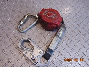 MILLER MFL-1-Z7 6FT PERSONAL FALL LIMITER - Picture 1 of 2