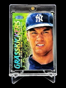 2000 Fleer Tradition DEREK JETER Grasskickers HOLO FOIL 12 of 15🔥RARE INSERT🔥 - Picture 1 of 13
