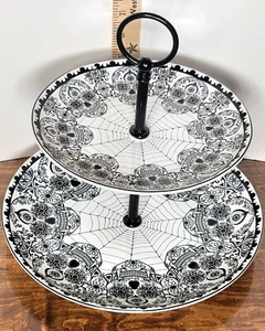 Plato para servir de porcelana calavera de 2 niveles Designer's Choice By COVENTRY "La Calavera" - Imagen 1 de 12