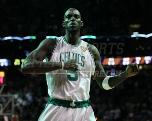 Kevin Garnett Boston Celitics Chest Pound 8x10 11x14 16x20 1274 - Picture 1 of 1