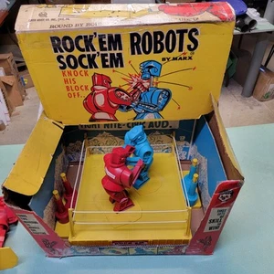 VINTAGE 1966 MARX ROCK 'EM SOCK 'EM ROBOTS/w BOX ,RARE INSERT & TWO Extra Robots - Picture 1 of 10
