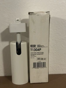 Marco de portalámparas universal Hubbell T1304P - Imagen 1 de 6