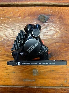 Pinza de freno de disco delantera Shimano 105 (BR-R7170-F) - Imagen 1 de 3