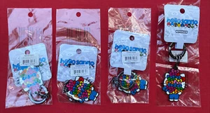 Sanrio/Lofly Menge 4 Hello Kitty Schleifen 2,5" Emaille Schlüsselanhänger - Bild 1 von 3