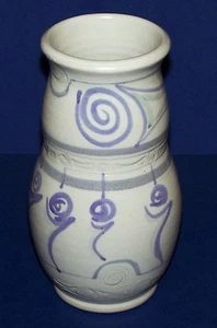 Wonderful Unique Signed T. YONDO 1992 Cleveland Ohio ART POTTERY 7" Vase - Picture 1 of 7