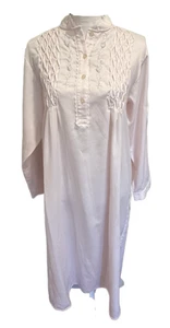 Camicia da notte Miss Elaine Classics taglia media rosa chiaro ricamata bottoni fumè - Foto 1 di 8