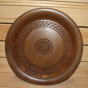 Piatto da parete rotondo in legno intagliato vintage - Foto 1 di 7
