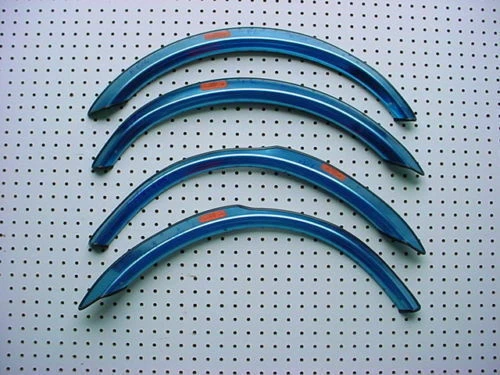 Molduras de apertura de rueda nuevas Mazda 626 F174-4 Foto 1 de 1