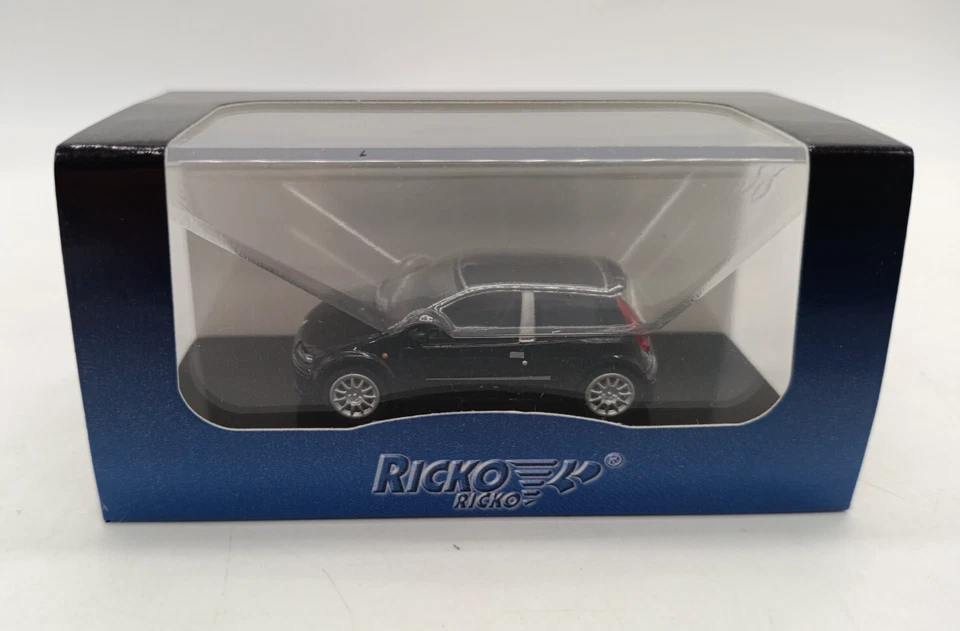 Fiat Punto S1600 plain body black 38429 1/87 H0 RICKO Brekina Busch §§ - Immagine 1 di 4
