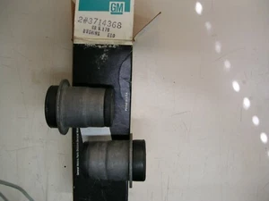 1963-1982 CORVETTE -- NOS -- PAIR OF FRONT LOWER A-ARM BUSHINGS 3714368 - Bild 1 von 1
