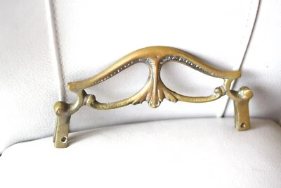 ornement décor meuble commode  ancien bronze - 250 gr - 21 x 11 cm - Art déco? - Photo 1/4