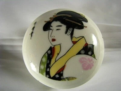 手工上色 PORCELAIN 盒陶瓷小饰品盒签名日本 ca1900s 罕见! — 第 1/4 张图片