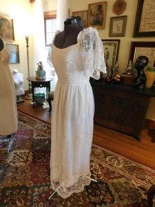 BEAUTIFUL VINTAGE WHITE LACE W/SEQUINS OFF SHOULDER S10 - Picture 1 of 5