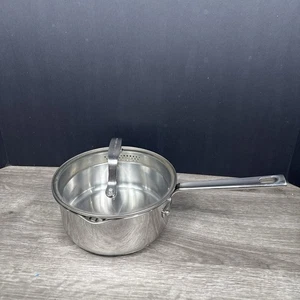 Emeril Lagasse 2 Qt Casseruola Acciaio Inox Doppio Beccuccio Pentola Padella con Coperchio in Vetro - Foto 1 di 9