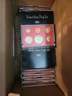 (23) 1981 US Mint Proof Sets w/ Boxes | Black Boxes Susan B Anthony SBA Dollars - Image 1 of 3