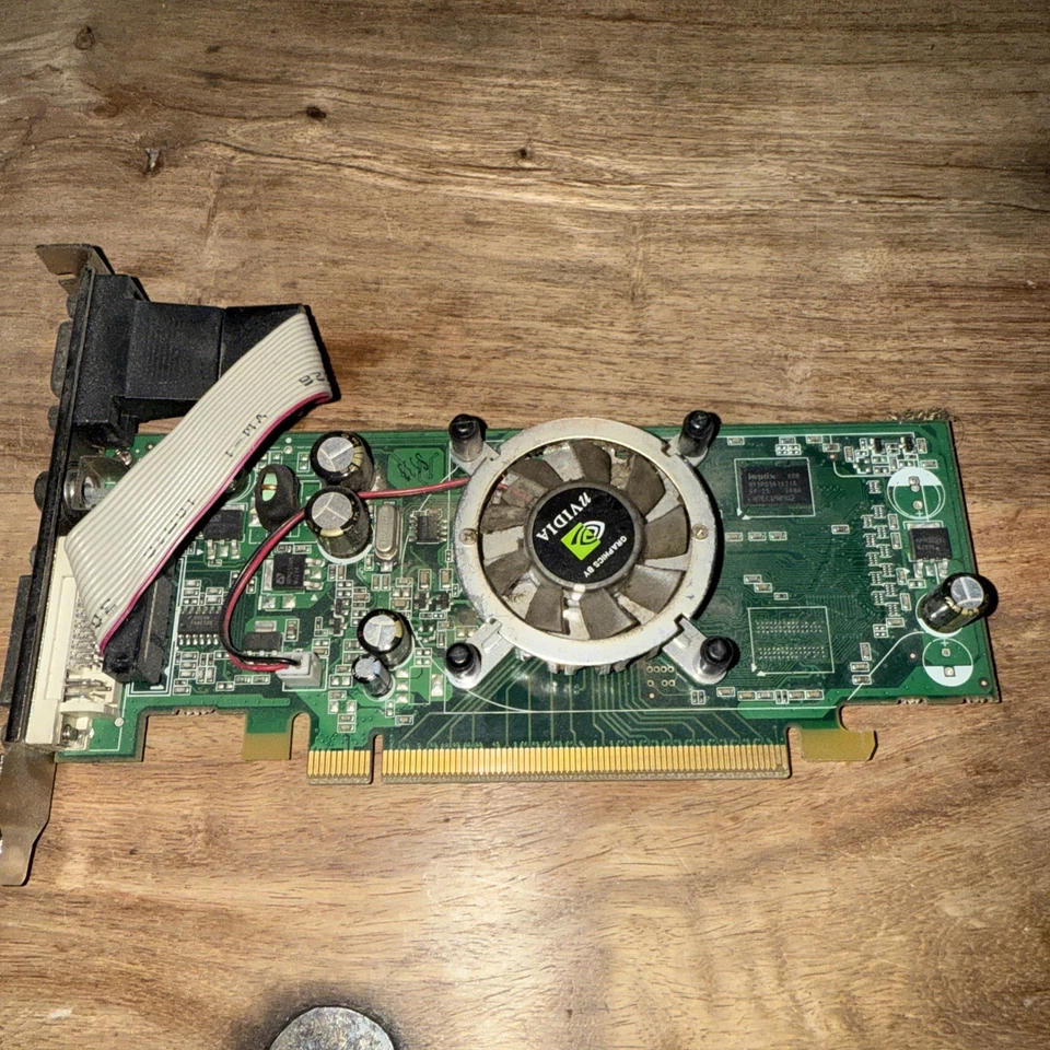 GeForce 8400GS 256MB PCI-E Graphics Card - Image 1 of 3