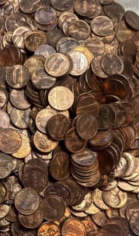 x1 Roll Of Copper Pennies, Mix Dates From The 70s (1970-1979) - Image 1 of 1