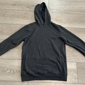 Travis Mathew Hoodie Herren Medium Grau Pullover Preppy Freizeit Sport Fehler - Bild 1 von 10