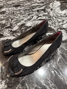 Bandolino Wedge Heels Peep Toe Black Size 7M Leather Textile Upper - Picture 1 of 8