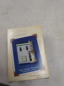 The Grand Theater 2003 Hallmark nostalgische Häuser und Geschäfte #20 QX8149 - Neu im Karton - Bild 1 von 3