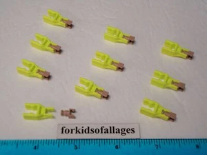 MICRO KNEX Tan Clip and Neon Yellow Transition Rod Connectors - 20 Pieces - Picture 1 of 1