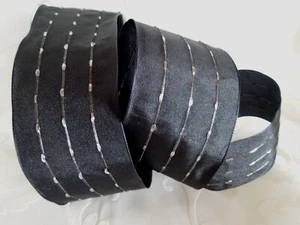 MAY ARTS~SOLID W/SILVER LINES WIRE EDGE RIBBON~BLACK~2 & 1/2 INCHES X 1 YARD - Bild 1 von 2