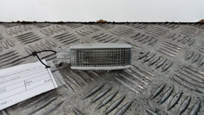 3B0947113 Luz Interior VOLKSWAGEN PASSAT (3B3) 2000 Foto 1 de 3