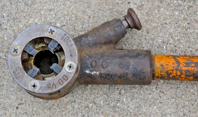 Vintage Toledo 00 Manual Threader With 1/2” Die Head & Dies - Image 1 of 4