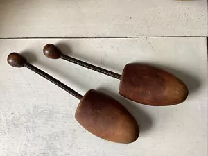 Vintage Wooden Shoe Trees Lasts Stretchers Dark Wood Metal Coiled Spring Handles - Picture 1 of 4