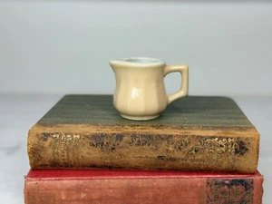 Vintage Hall Restaurant Geschirr Beige Mini Milchkännchen Sirup Krug Klein 2" USA 1930er - Bild 1 von 7