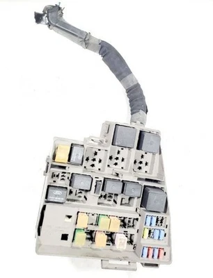 Engine Fuse Box OEM 2002 2003 2004 2005 Ford Thunderbird - Image 1 of 4