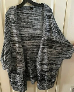Q Women's Short Sleeve Cardigan w/ Pockets Size M/L - Picture 1 of 8