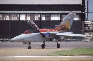 Diapositiva de avión Tornado F3 ZE339 35 mm en Farnborough en 2000 - Imagen 1 de 1