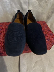 Neu Tory Burch Leigh schwarz Seide Wildleder elastisches Logo Slipper Halbschuhe flache Schuhe Gr. 8 - Bild 1 von 7