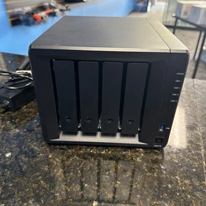 Synology 4 baies NAS DiskStation modèle DS418 - Noir - Photo 1/5
