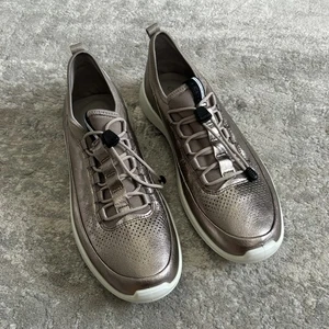 ECCO Bluma Womens 41 Bronze Gold Metallic Shoes Sneakers Slip On Walking Toggle - Picture 1 of 10